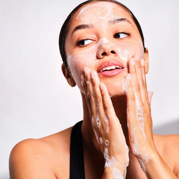 NIB iNNBeauty Project Keep It Clean Hydrating Gel Cleanser - Picture 4 of 11